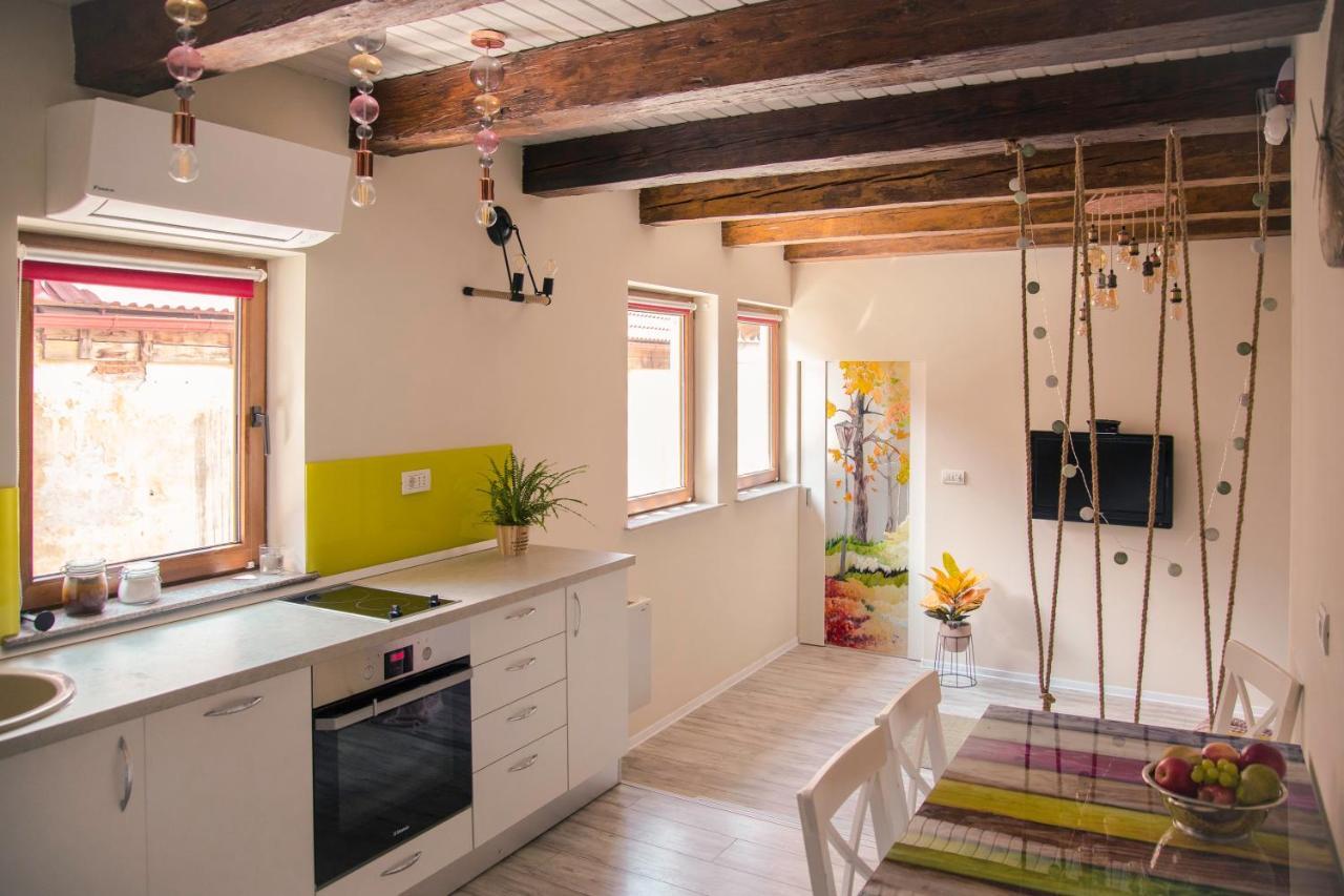 Seek And Hide - Little Emma'S Hideaway Brasov Exterior photo
